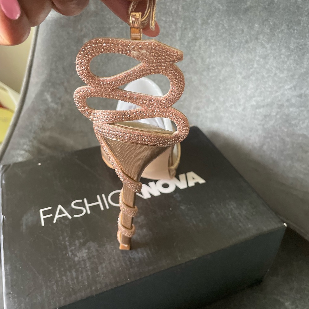 BRAND NEW ROSE GOLD Fashion Nova Women's Strappy Heels